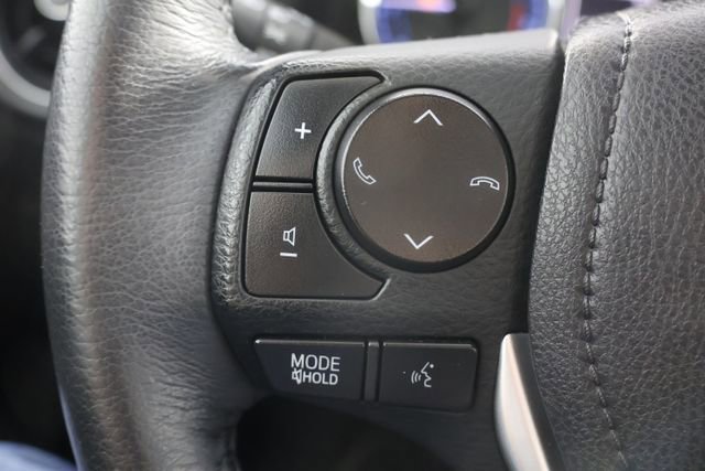 Used 2018 Toyota Corolla SE w/ SE Premium Package FWD image 11