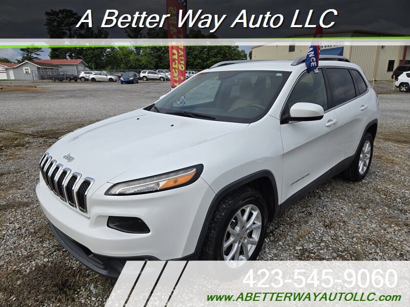 Used 2016 Jeep Cherokee Latitude FWD image 1