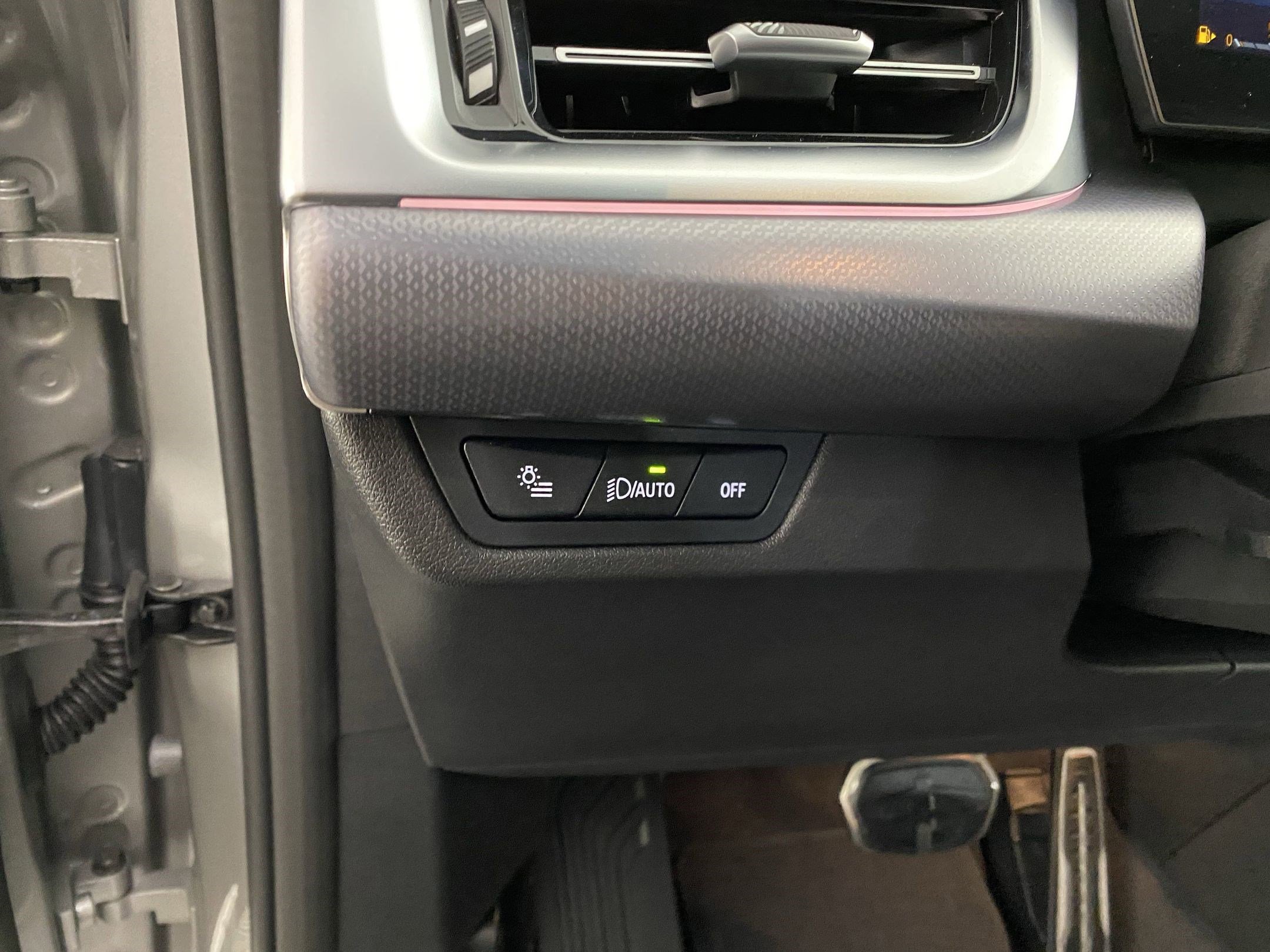 Used 2025 BMW X1 xDrive28i w/ Technology Package image 18