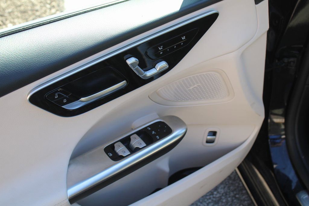 Used 2024 Mercedes-Benz C 300 Sedan image 19