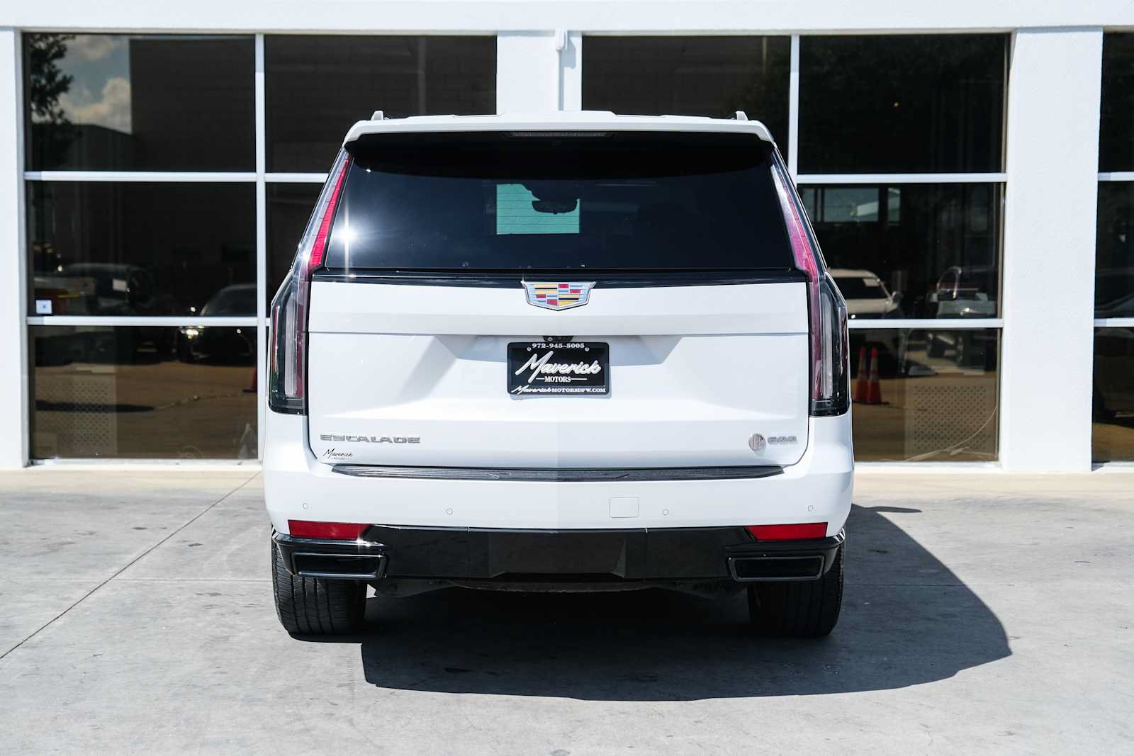 Used 2023 Cadillac Escalade ESV Sport w/ Touring Package AWD/4WD image 11