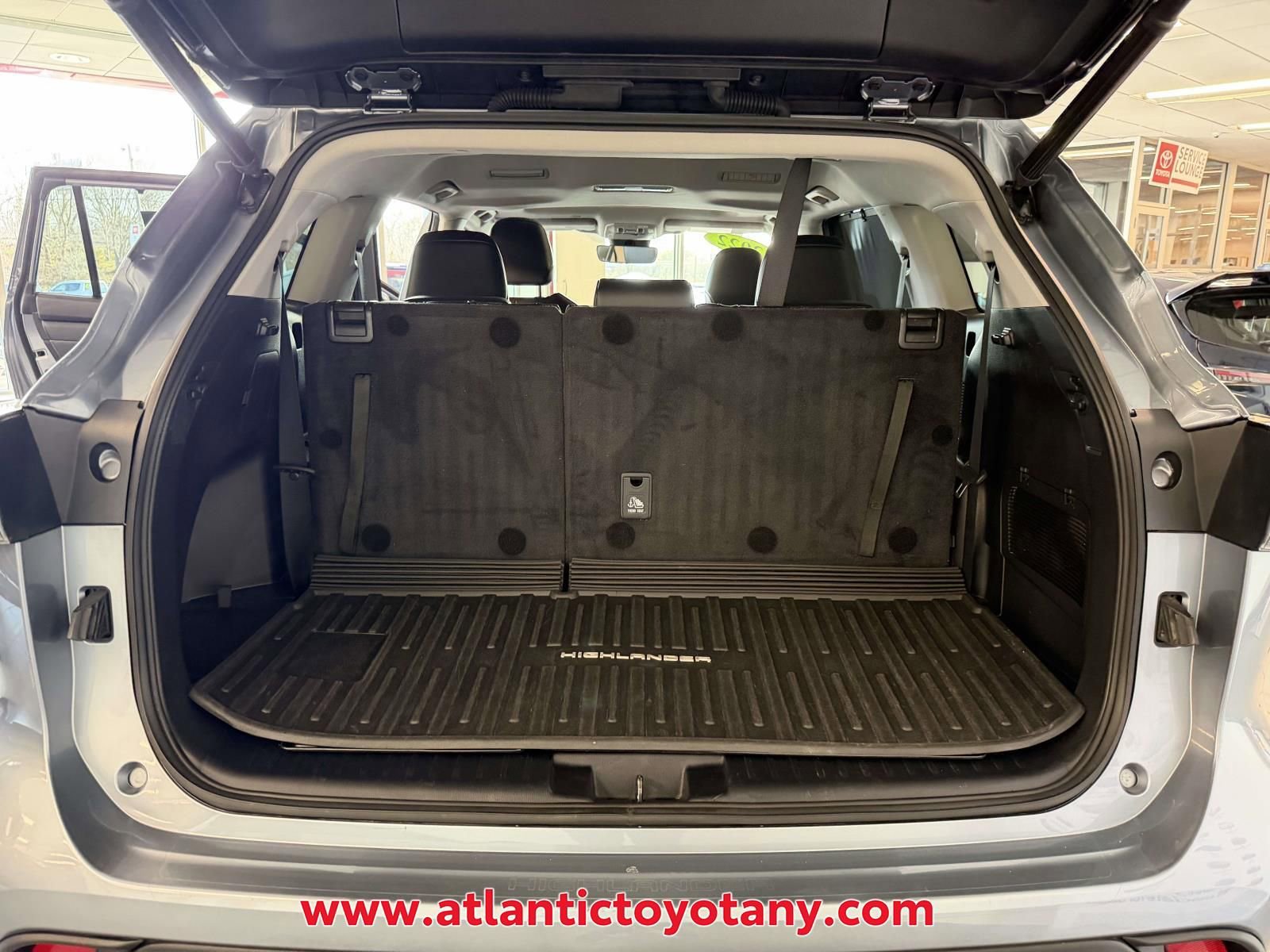 Used 2022 Toyota Highlander XLE image 8