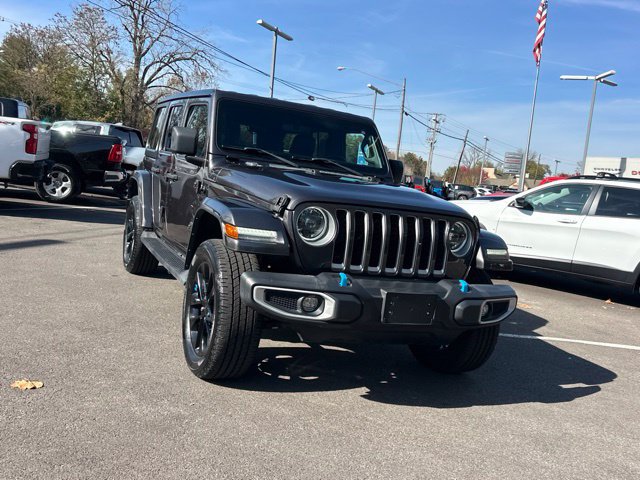 Used 2023 Jeep Wrangler Unlimited Sahara w/ Cold Weather Group AWD/4WD image 22