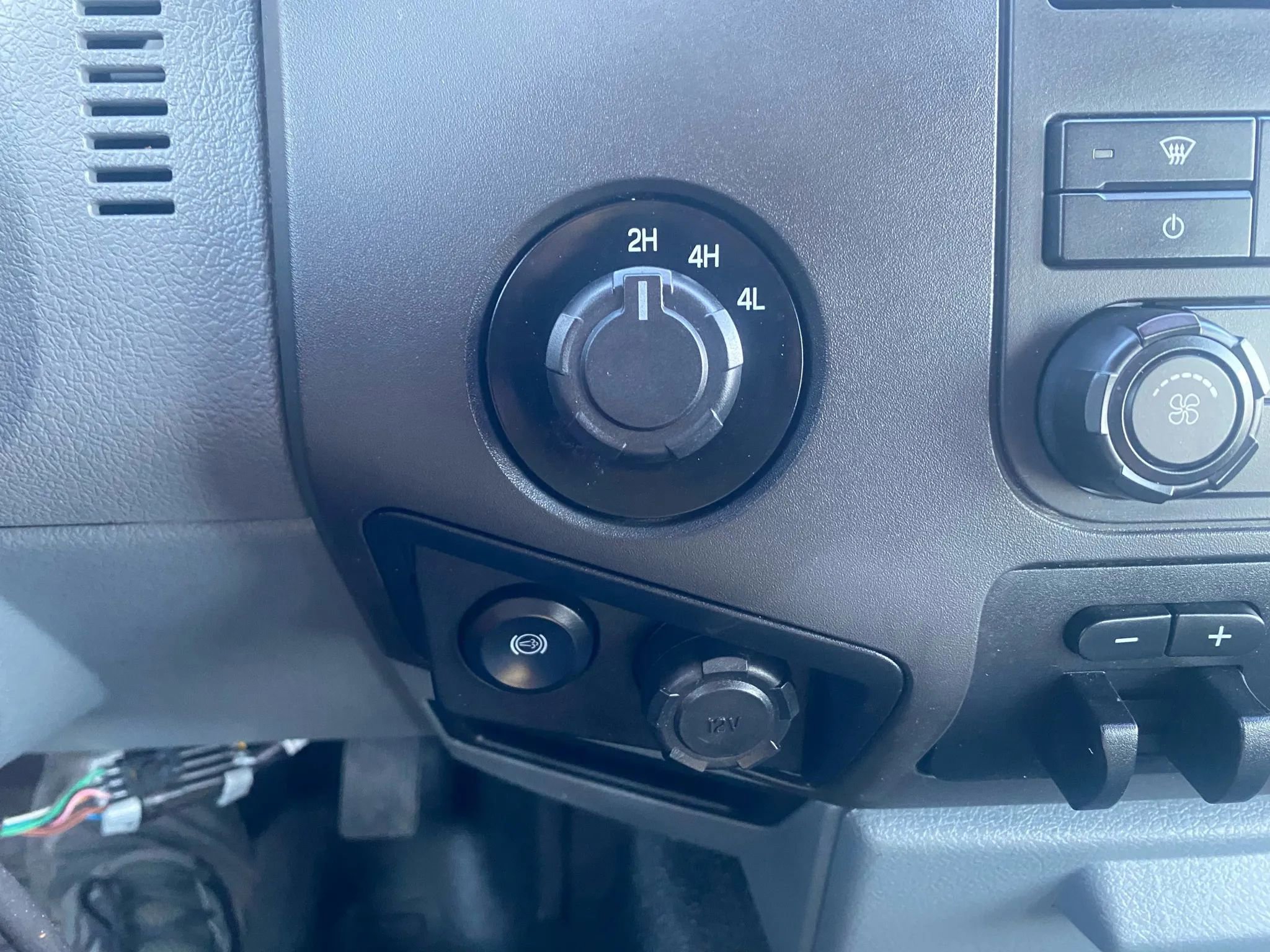 Used 2016 Ford F450 XL w/ Power Equipment Group image 15