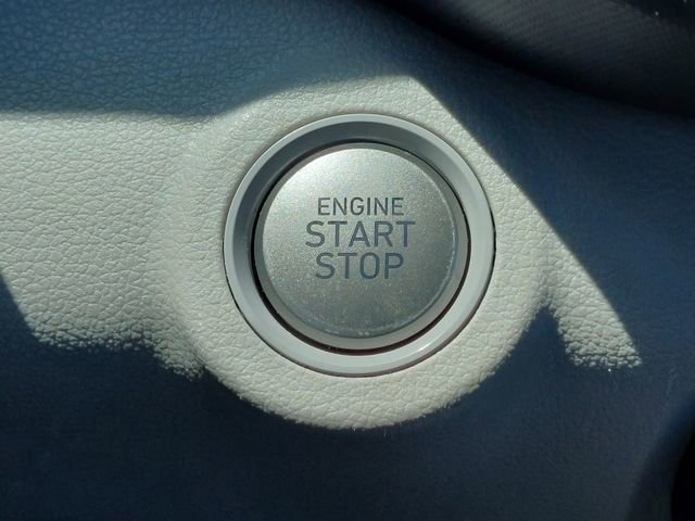 Used 2025 Hyundai Venue SEL FWD image 42