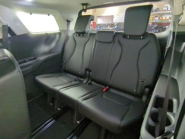 New 2026 Kia Carnival SX image 32