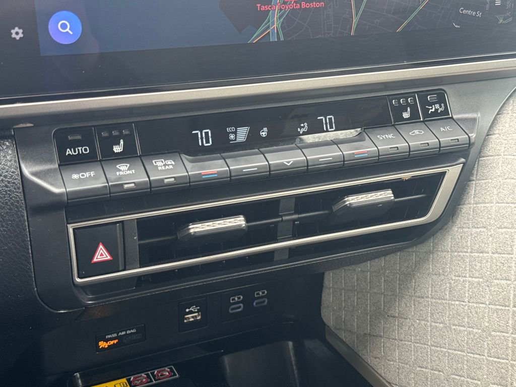 Used 2025 Toyota Camry XLE AWD/4WD image 22
