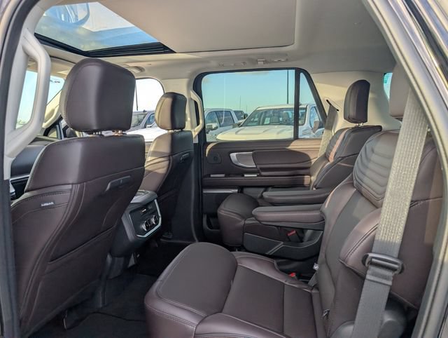 New 2025 Ford Expedition Platinum w/ Platinum Ultimate Package AWD/4WD image 8