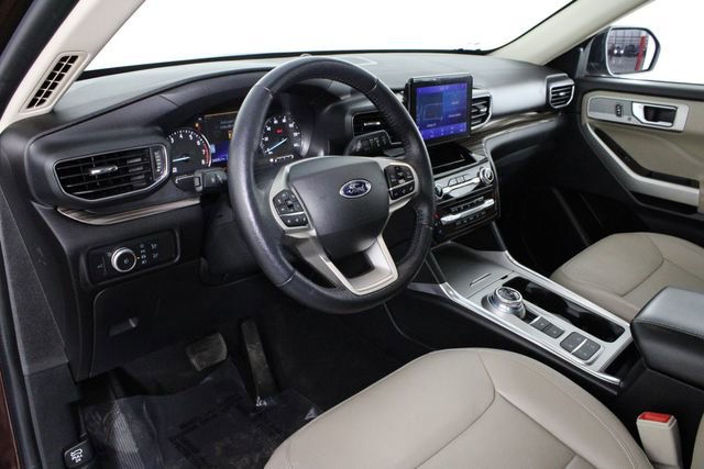 Used 2022 Ford Explorer Limited w/ Equipment Group 301A image 27
