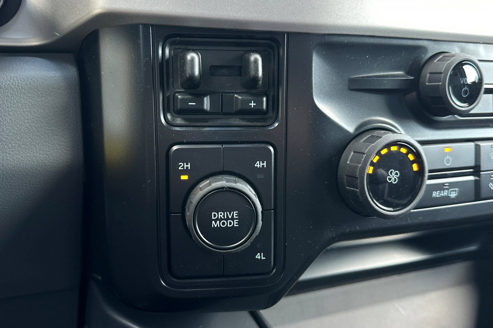 New 2026 Ford F350 XLT image 25