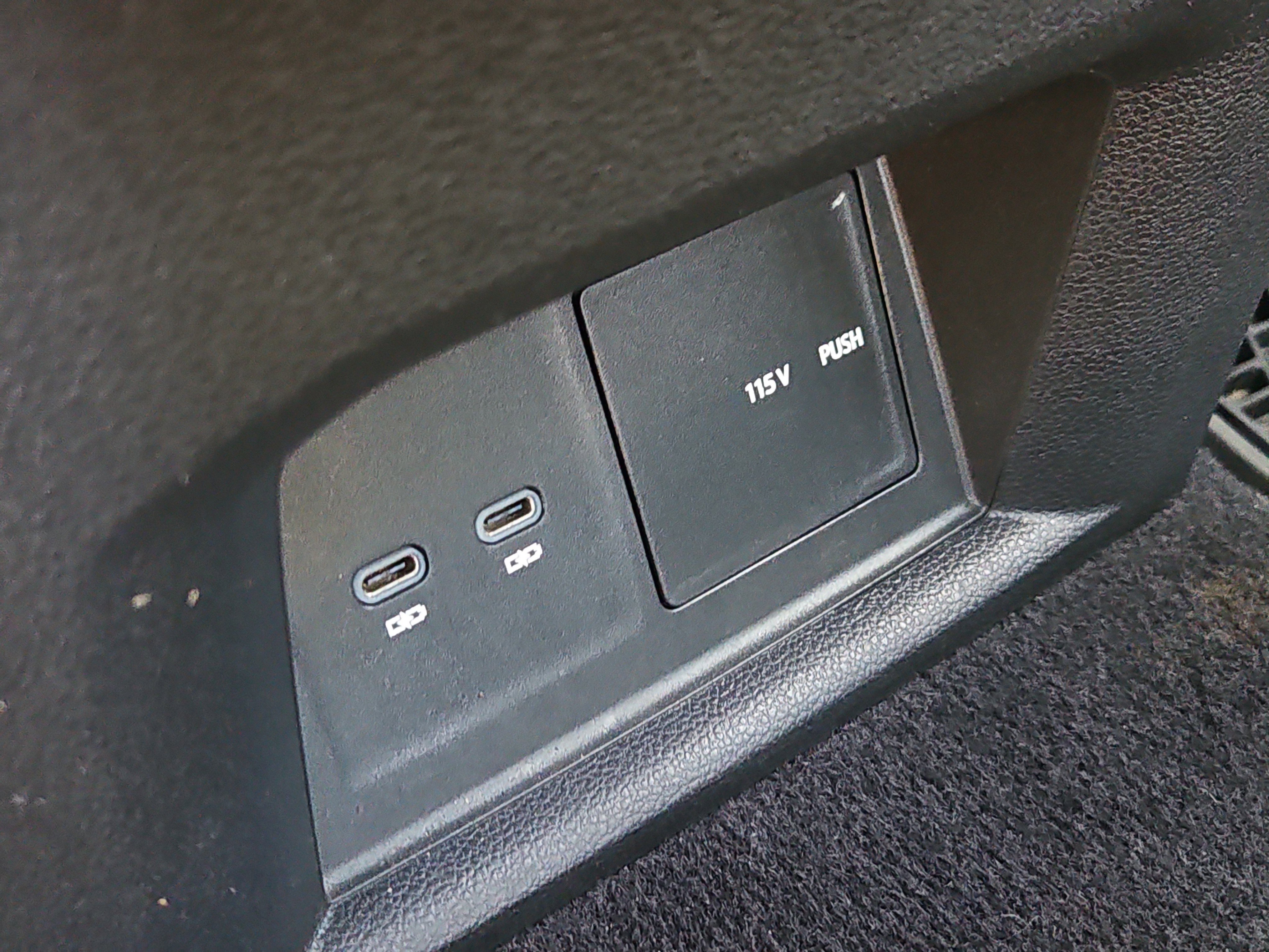 Certified 2022 Volkswagen Atlas SE image 12