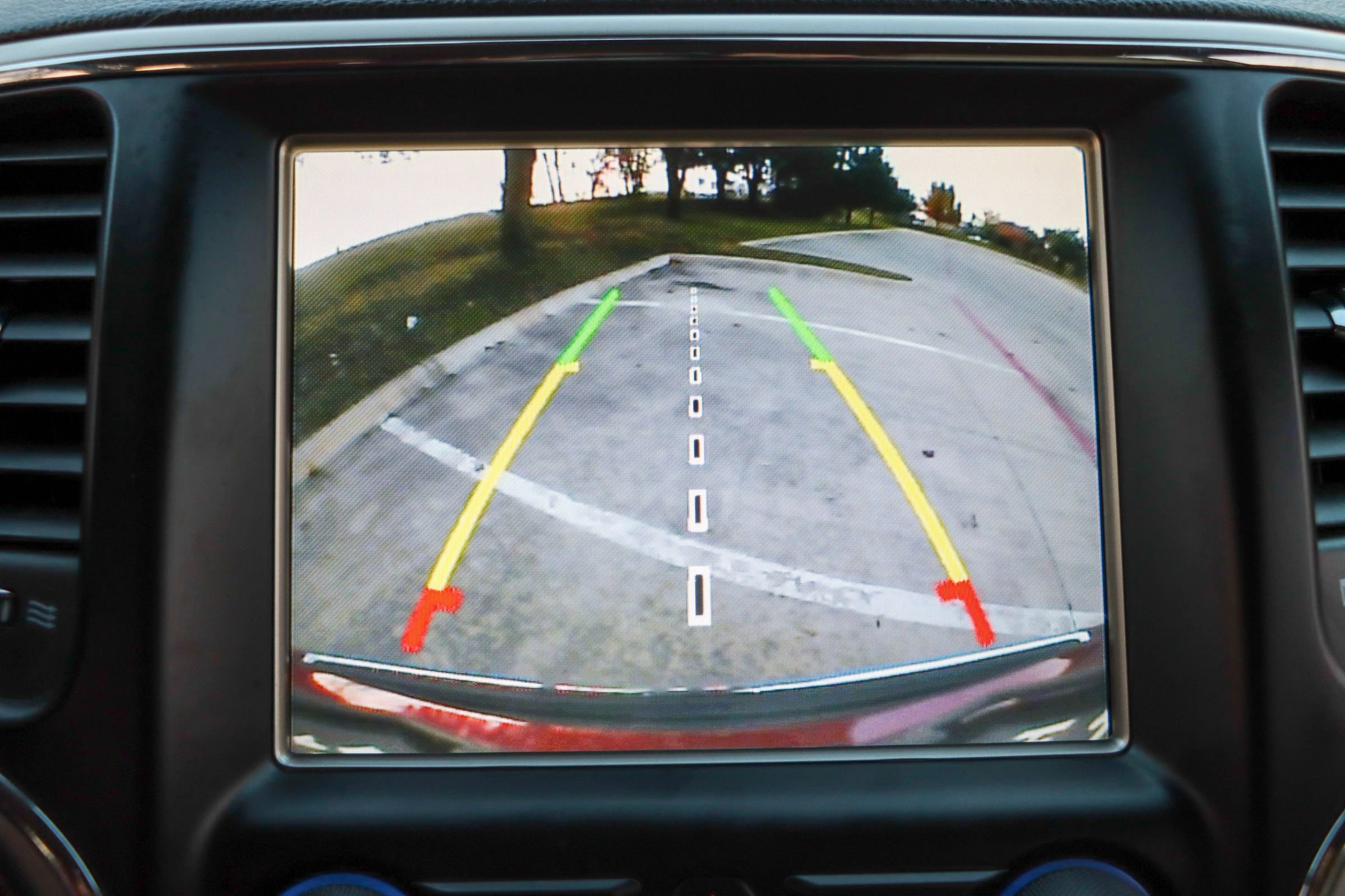 Used 2014 Jeep Grand Cherokee Limited image 38