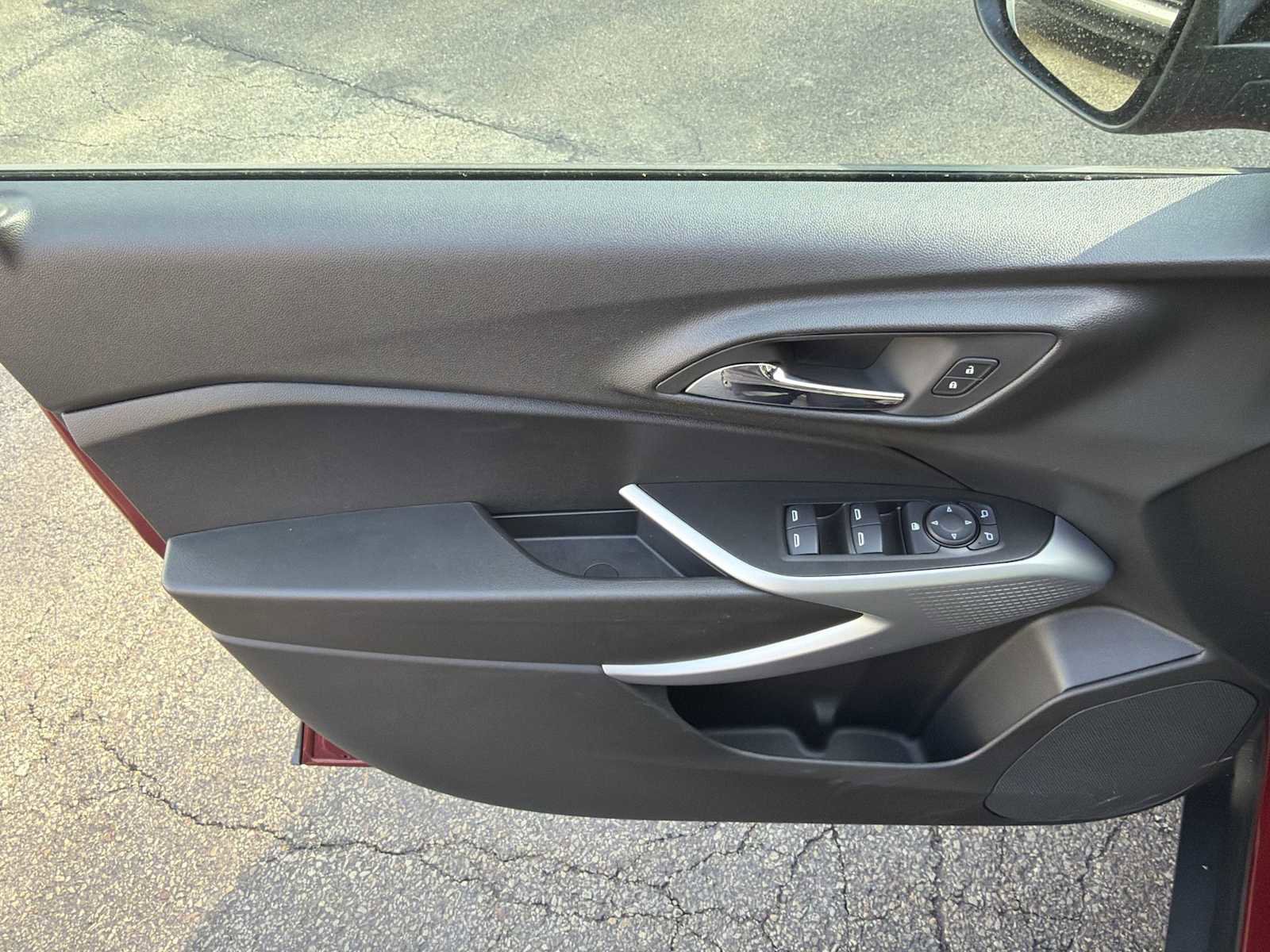 Used 2024 Chevrolet Trax RS w/ Driver Confidence Package image 19