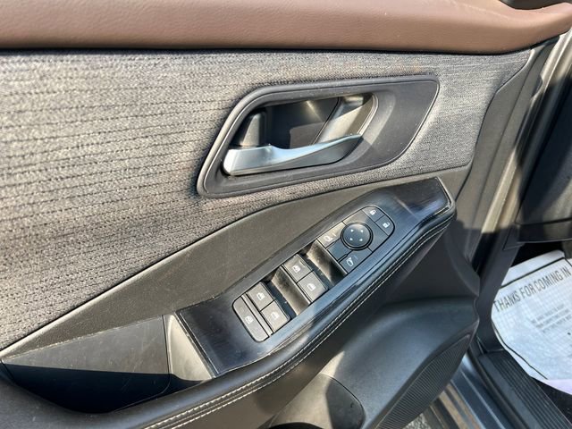 Used 2023 Nissan Rogue SV AWD/4WD image 11