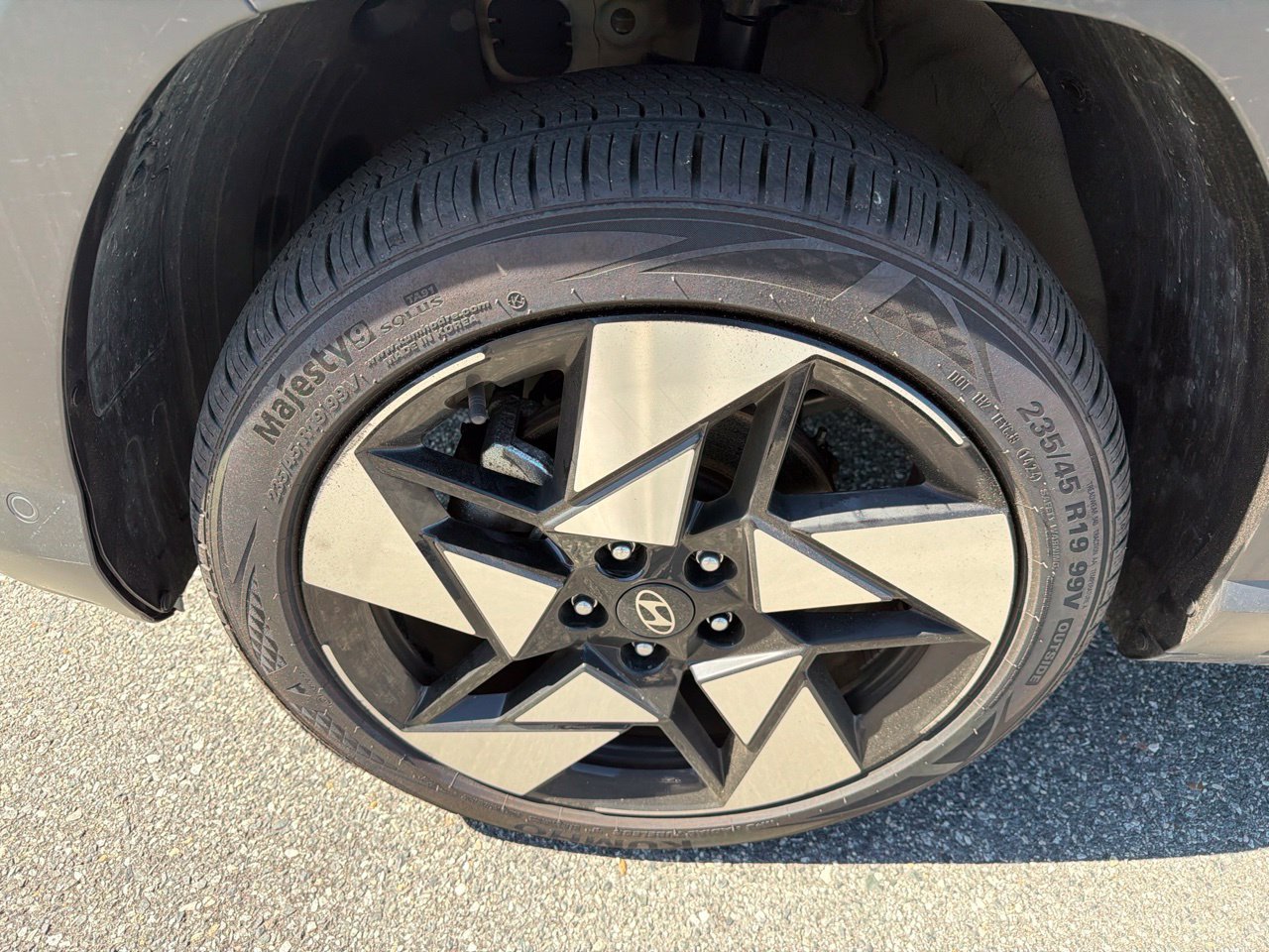 Used 2024 Hyundai Kona Limited AWD/4WD image 13