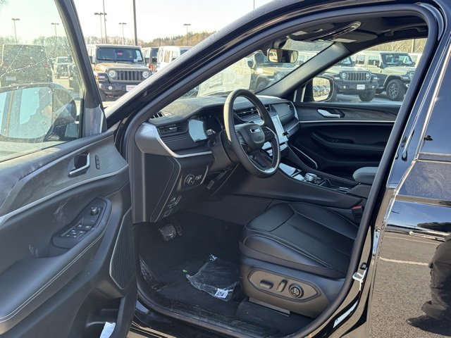 New 2026 Jeep Grand Cherokee Limited image 15