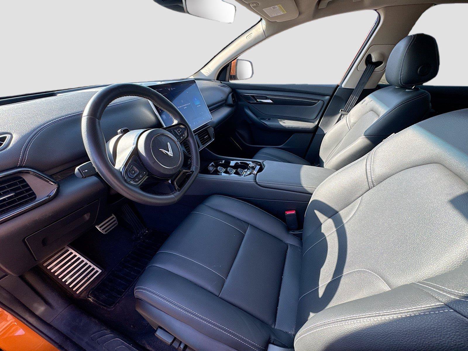 Used 2024 VinFast VF 8 Eco AWD/4WD image 11