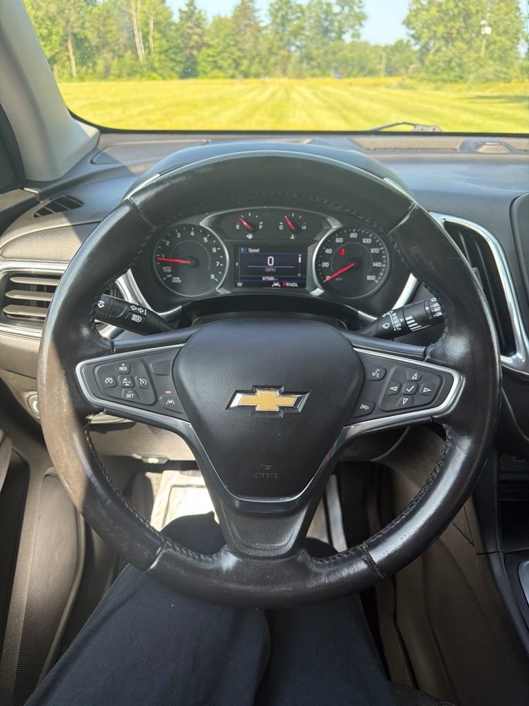 Used 2020 Chevrolet Equinox LT w/ Driver Convenience Package FWD image 13