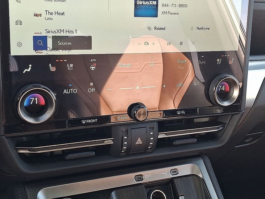 Used 2024 Lexus GX 550 AWD/4WD image 18