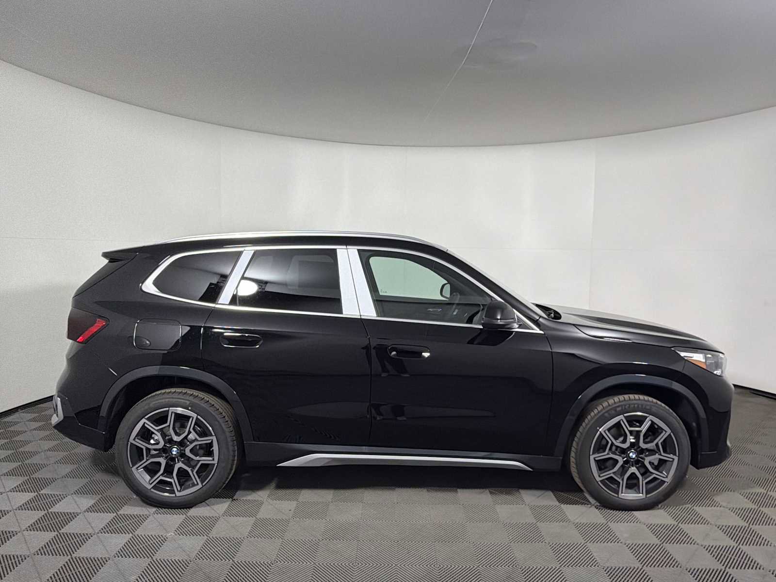 New 2026 BMW X1 xDrive28i w/ Convenience Package image 8