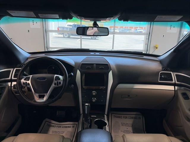 Used 2015 Ford Explorer XLT w/ Equipment Group 202B FWD image 11