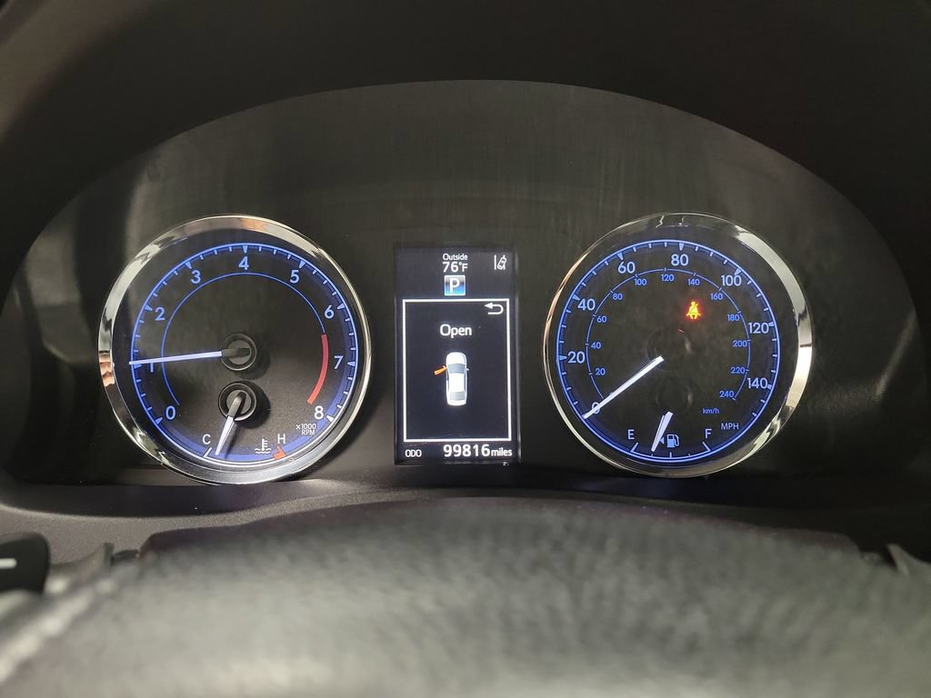 Used 2018 Toyota Corolla SE FWD image 25