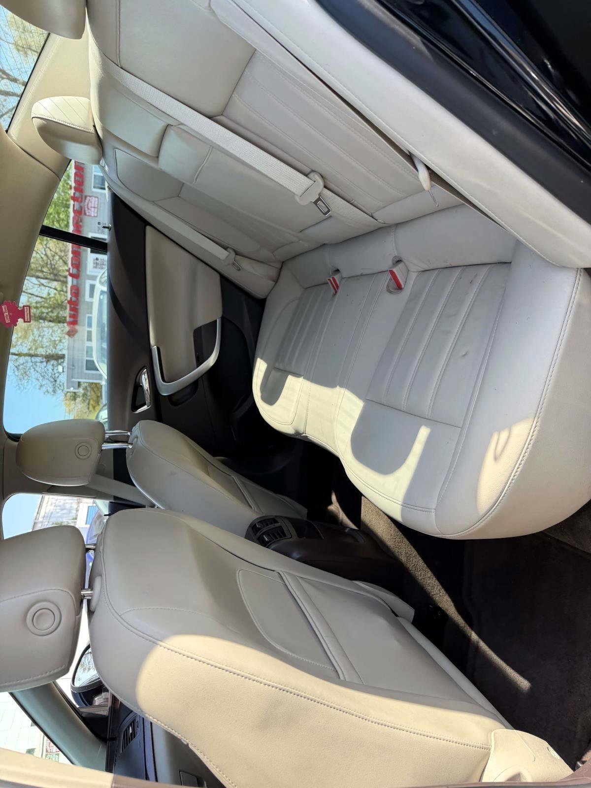 Used 2012 Buick Regal Leather FWD image 10