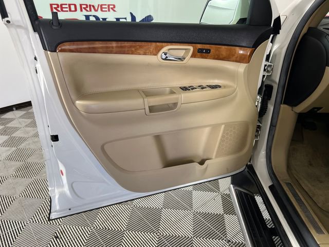 Used 2008 Saturn Outlook XR w/ Premium Trim Package image 10