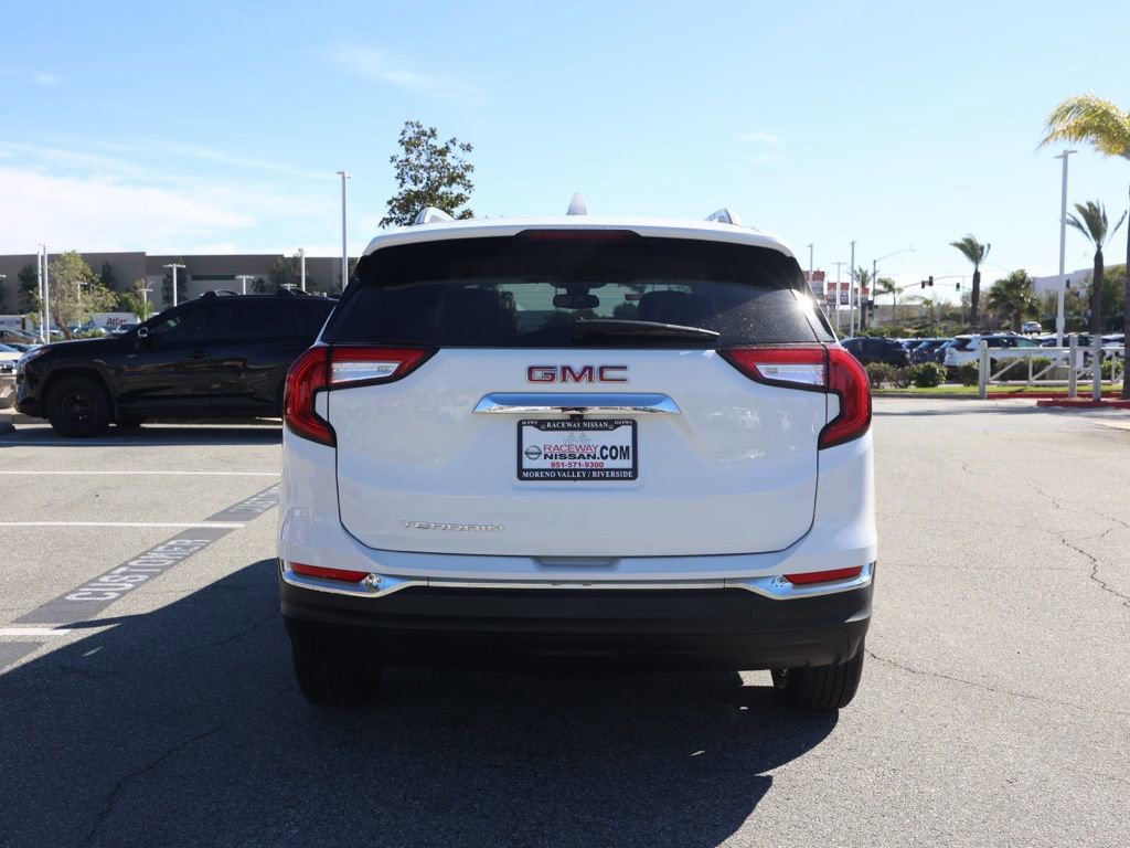 Used 2024 GMC Terrain SLT image 5