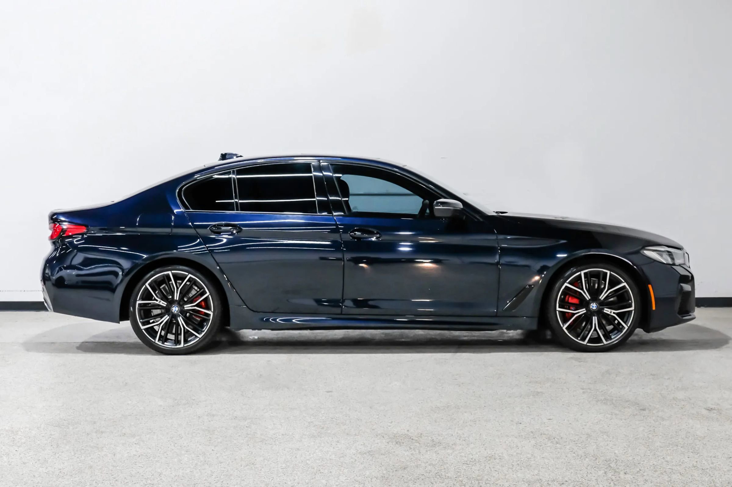 Used 2022 BMW 540i w/ M Sport Package RWD image 5