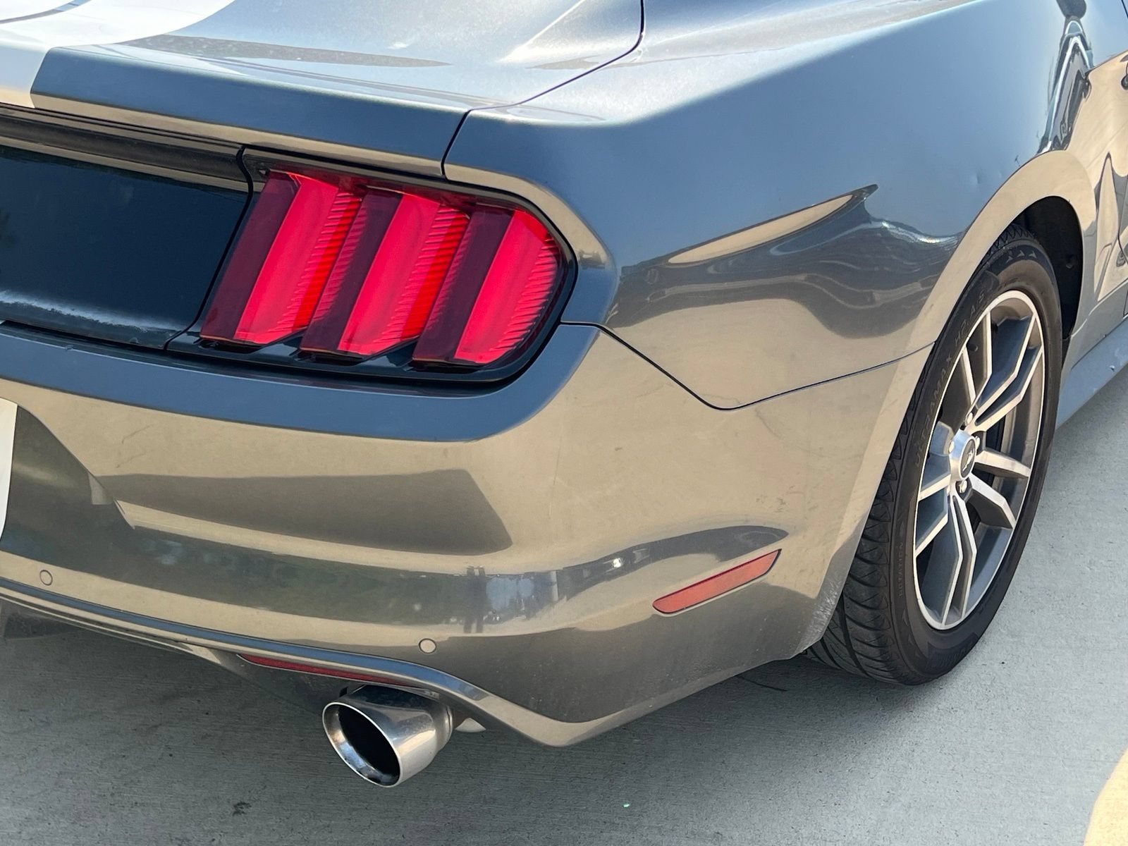 Used 2015 Ford Mustang GT RWD image 13