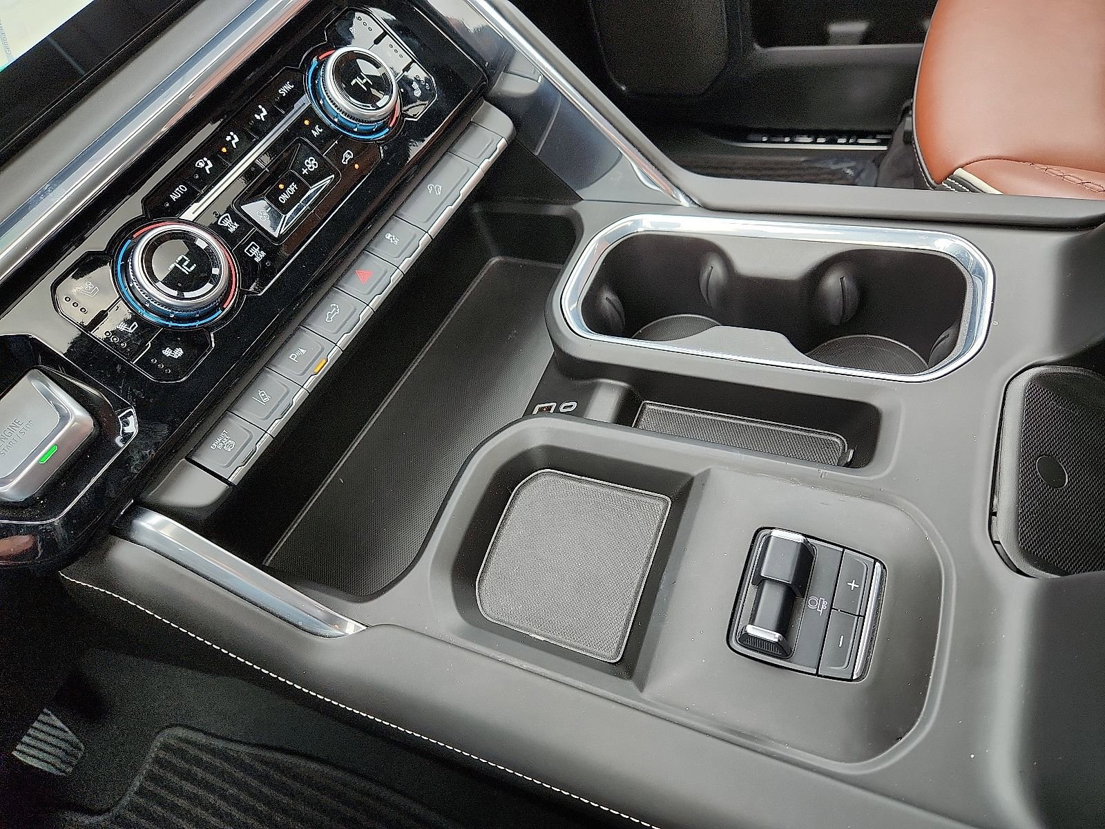 Used 2025 GMC Sierra 2500 Denali Ultimate image 25