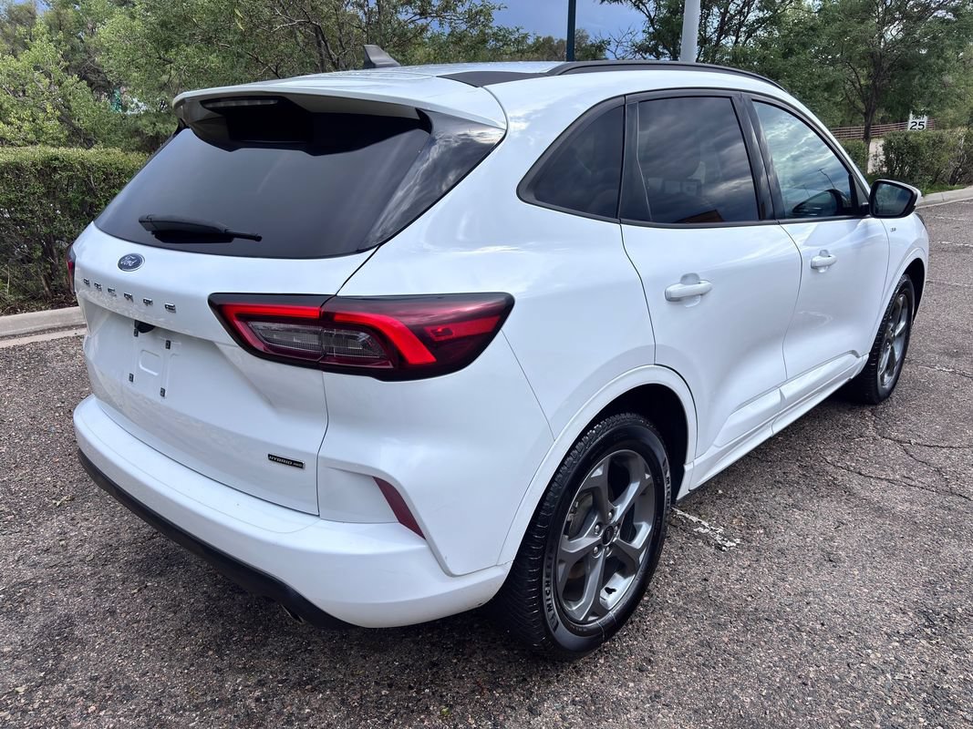 Used 2023 Ford Escape ST-Line Select AWD/4WD image 4