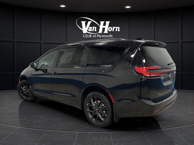 New 2026 Chrysler Pacifica Select w/ S Appearance Package image 3
