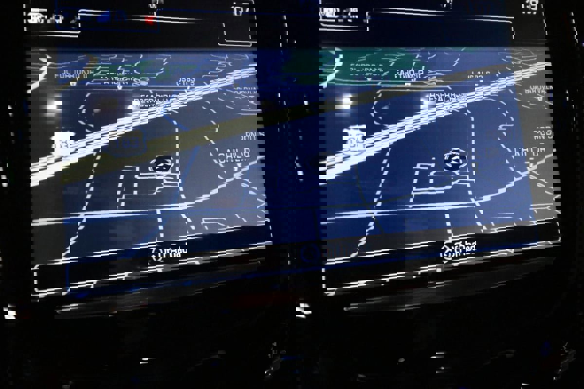 Used 2019 Cadillac Escalade ESV Premium Luxury image 20