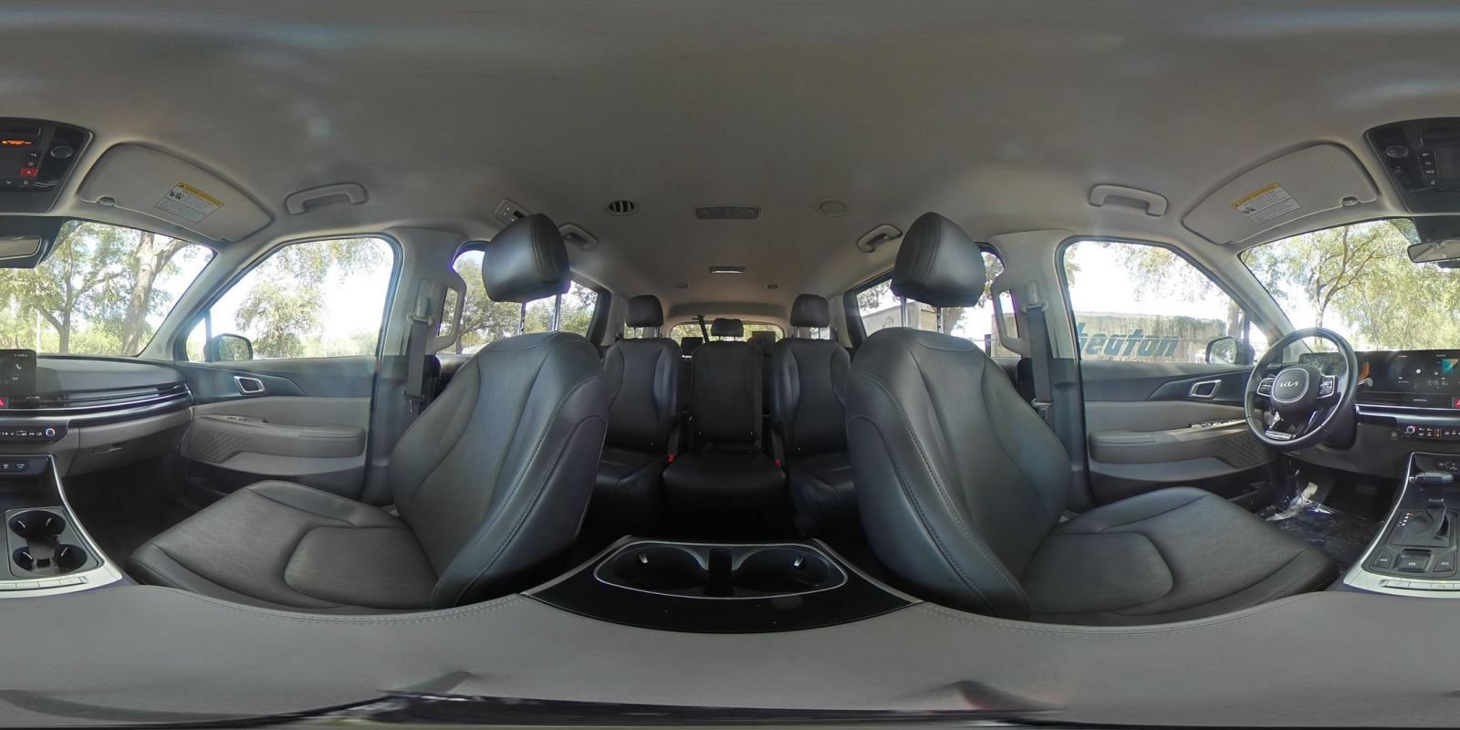 Used 2026 Kia Carnival FWD image 45