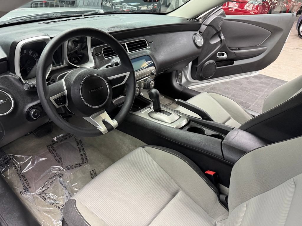 Used 2011 Chevrolet Camaro LT RWD image 28