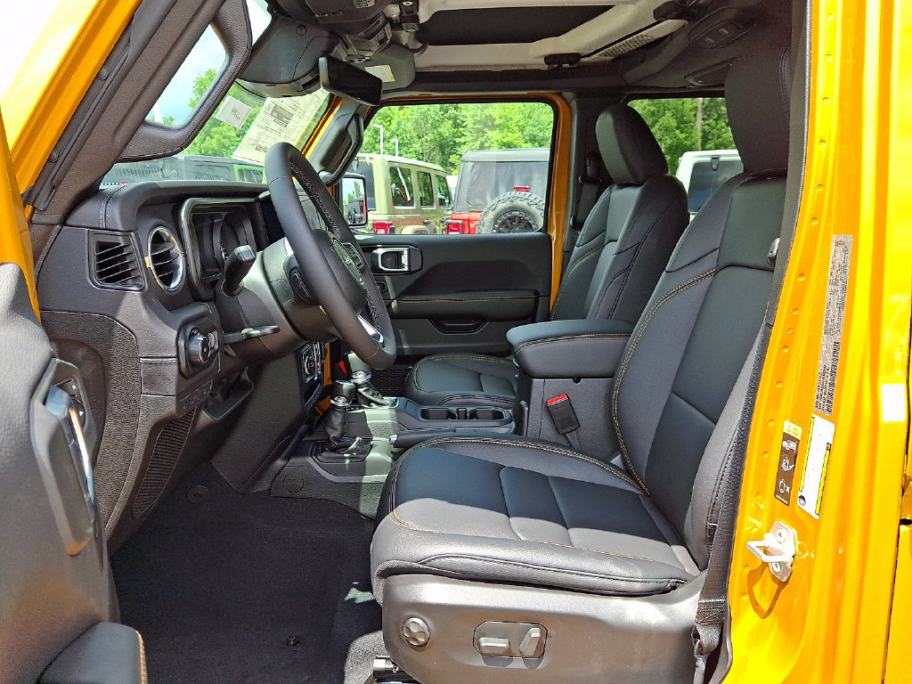 New 2026 Jeep Wrangler Unlimited Sahara w/ Whitecap Package AWD/4WD image 10