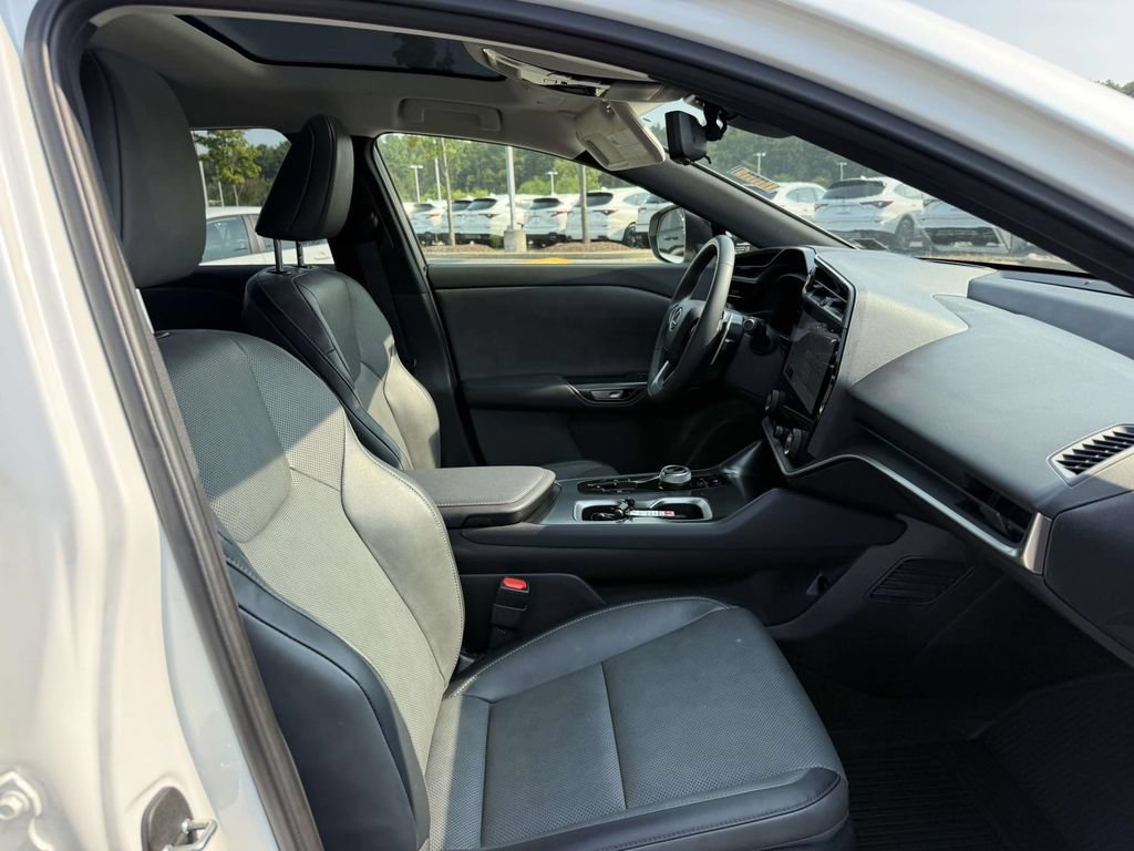 Used 2023 Lexus RZ 450e Premium w/ Technology Package AWD/4WD image 15