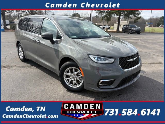 Used 2023 Chrysler Pacifica Touring-L FWD image 1