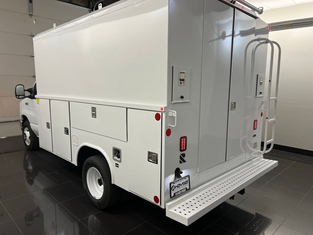 New 2026 Ford E-350 and Econoline 350 Super Duty w/ Power Equipment Group RWD image 4