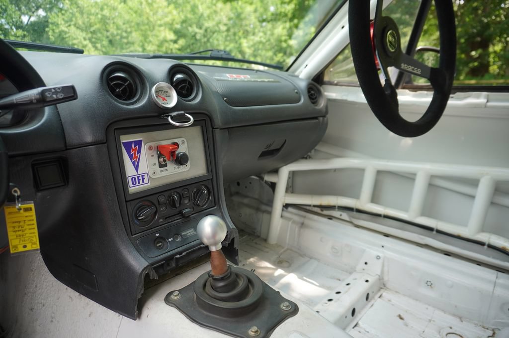 Used 1999 MAZDA MX-5 Miata RWD image 19