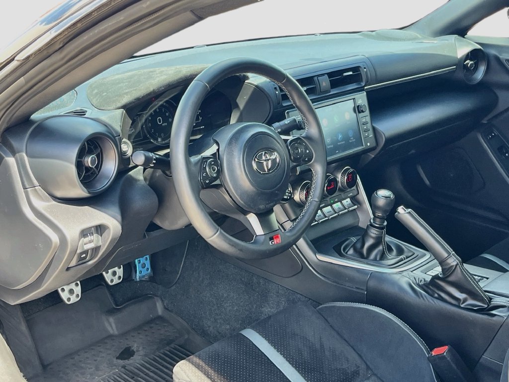Used 2023 Toyota GR86 Premium RWD image 9