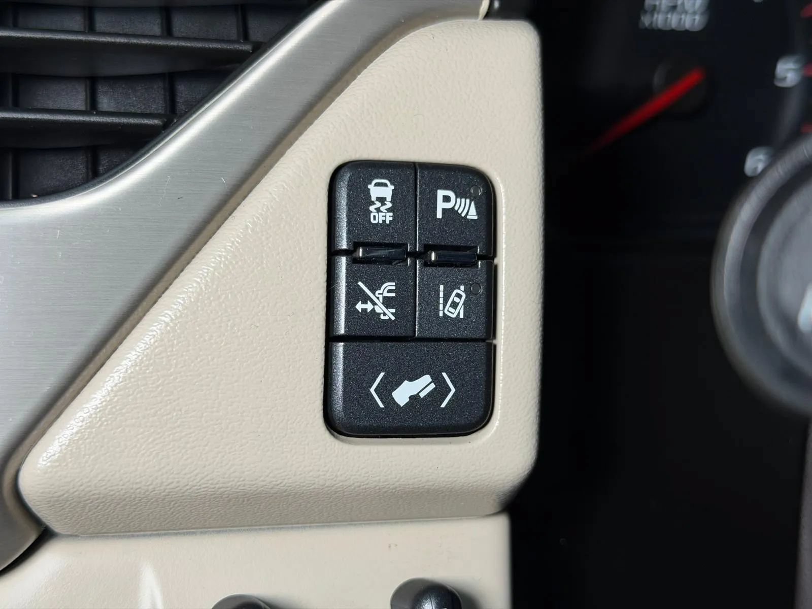 Used 2015 GMC Yukon Denali w/ Premium Package AWD/4WD image 35