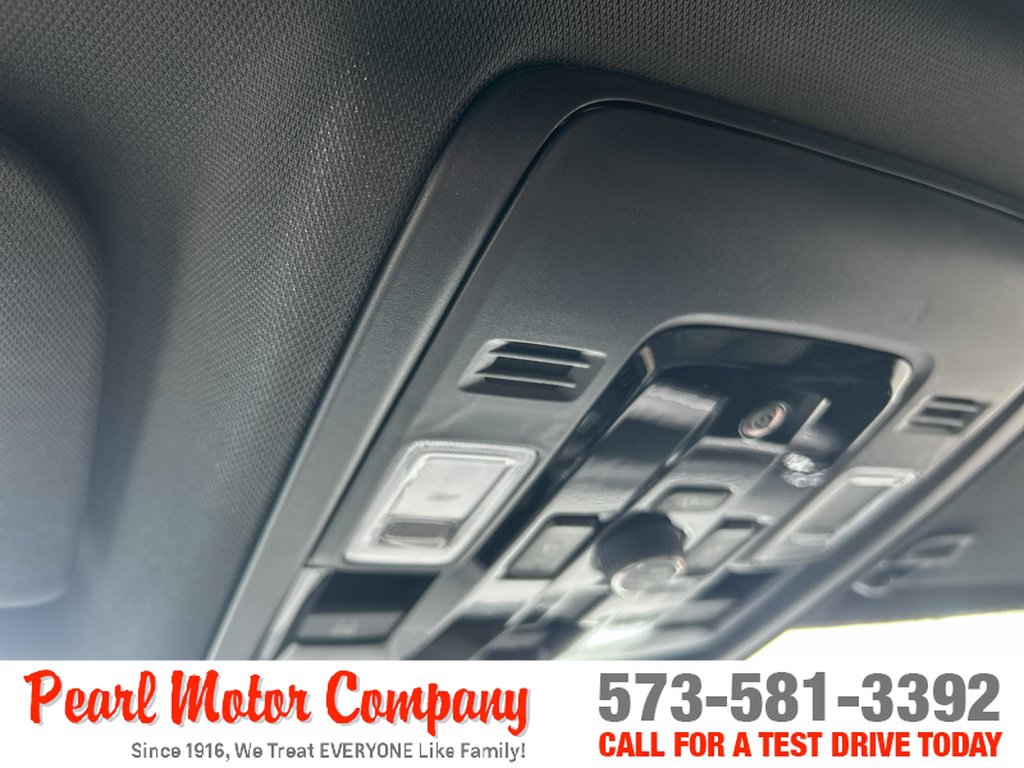 New 2026 Chevrolet Suburban Premier w/ Sun And Tow Package AWD/4WD image 15