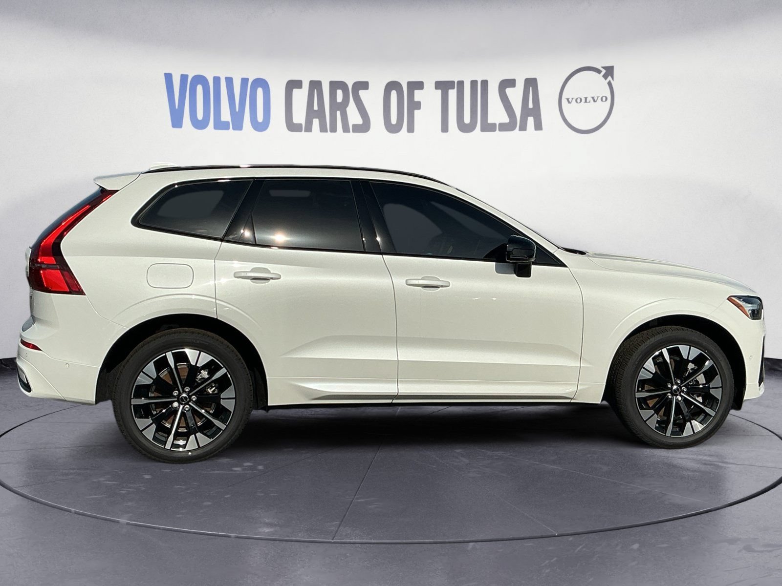 New 2026 Volvo XC60 T8 Plus w/ Protection Package Premier AWD/4WD image 6