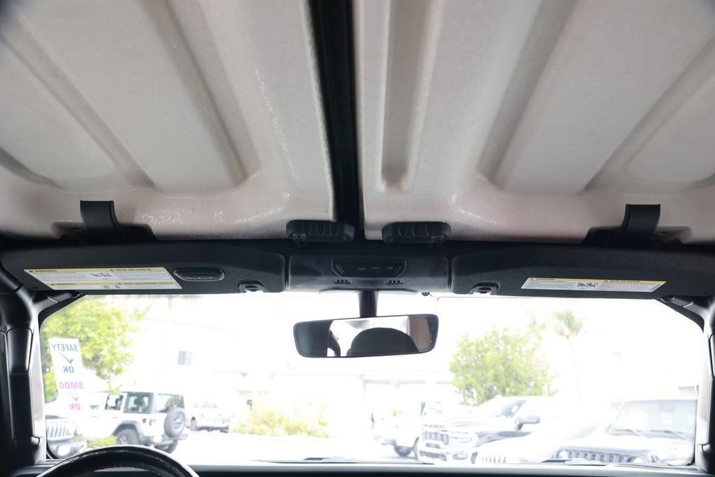 Used 2022 Jeep Gladiator Mojave w/ Cold Weather Group AWD/4WD image 31