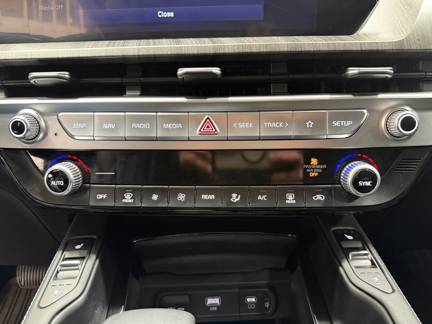 Used 2025 Kia Telluride EX image 17