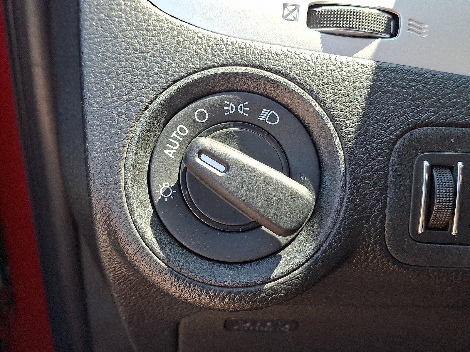 Used 2019 Dodge Journey SE FWD image 24