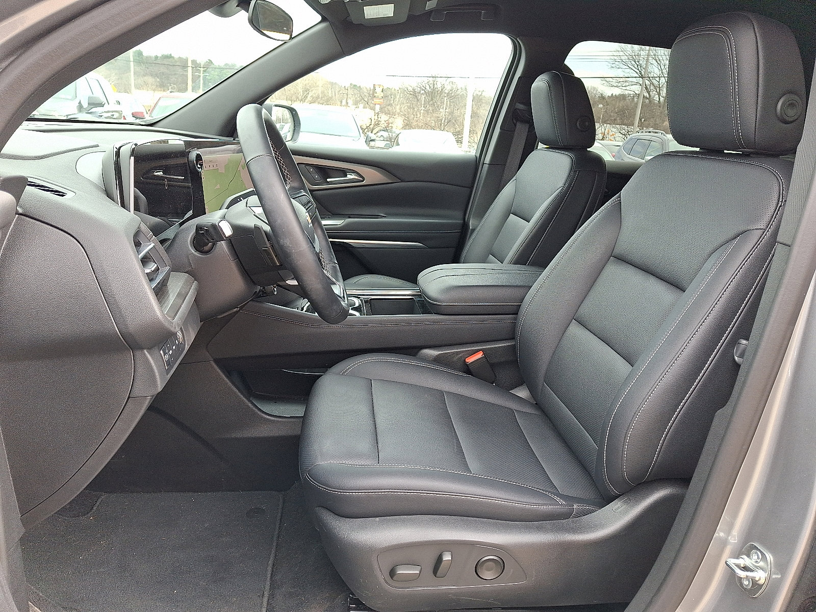 Certified 2025 Chevrolet Traverse LT image 16